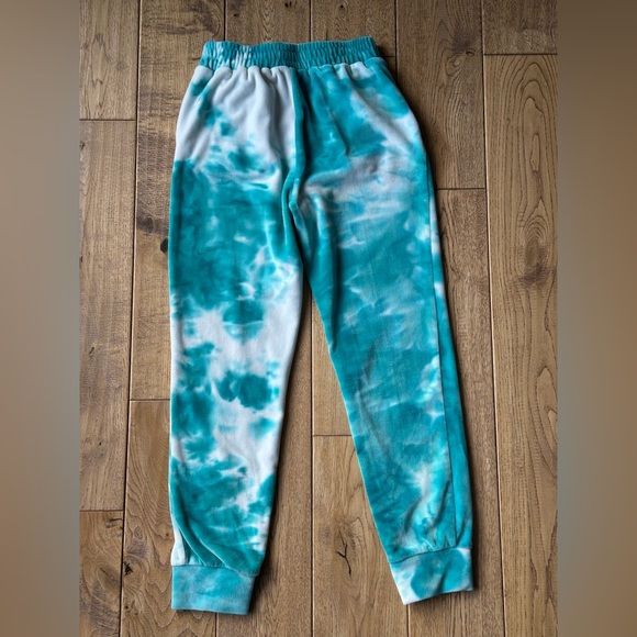 Btween Velour Tie Dye Marching Set size 7 - Picture 11 of 11